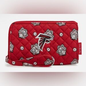 Vera Bradley NFL RFID Front Zip Wristlet
Atlanta Falcons Bandana in Cotton, NWT